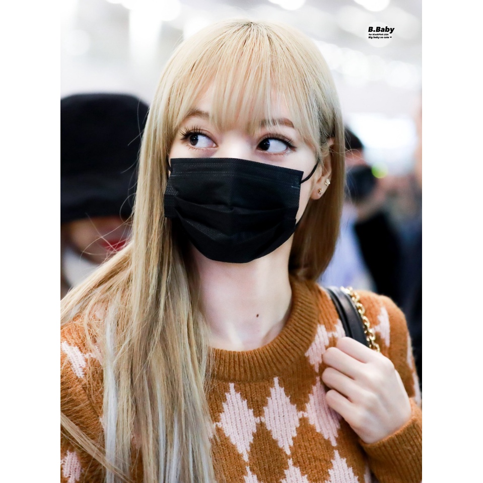 Sweater Lisa blackpink