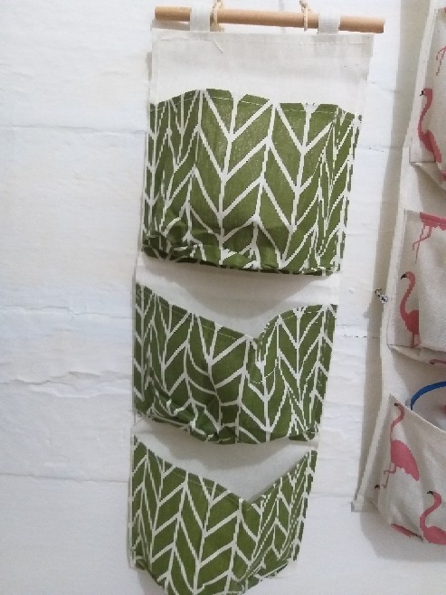 Pouch Gantung 3 Sekat Storage Bag Rak Dinding Tempat Aksesoris Kosmetik Buku