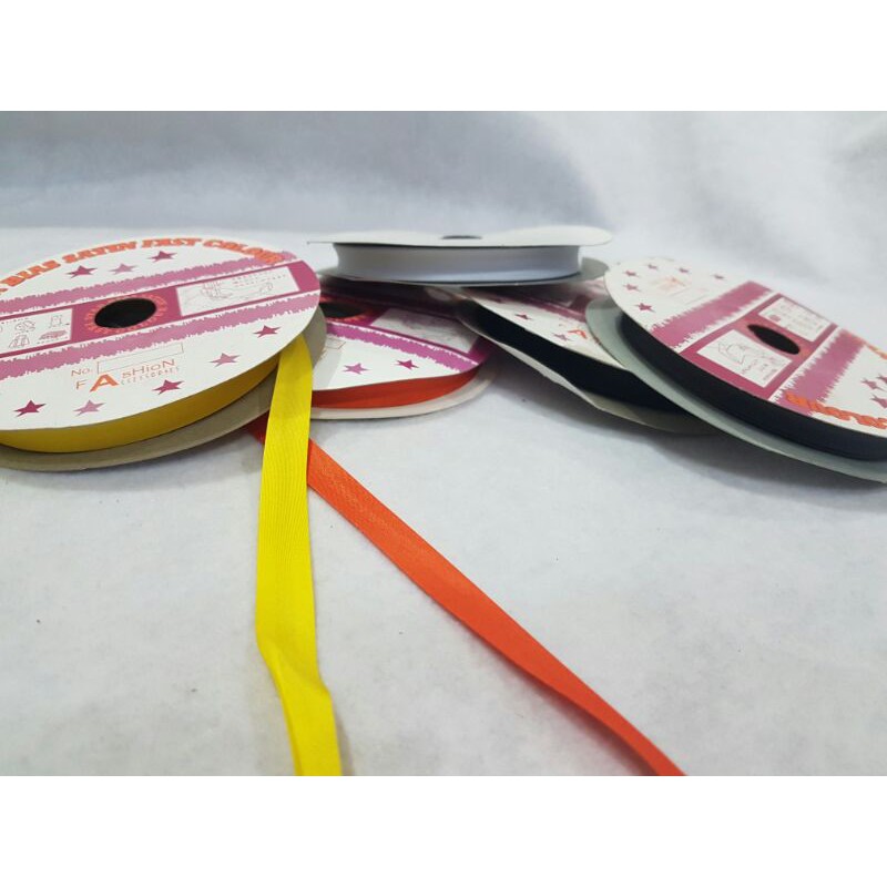 bisban polos satin (1rol)