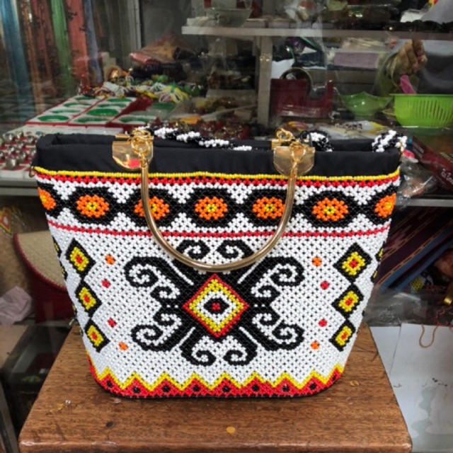 Tas Etnik Manik Dayak kalimantan | Tas motif dayak kalimantan | tas berhel ukuran sedang | tas berhe