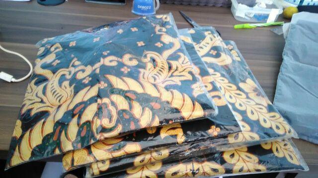 (family Ada Anaknya) Batik Couple 2499 Motif Manggar Sumber Urip Grosir Couple Gisel