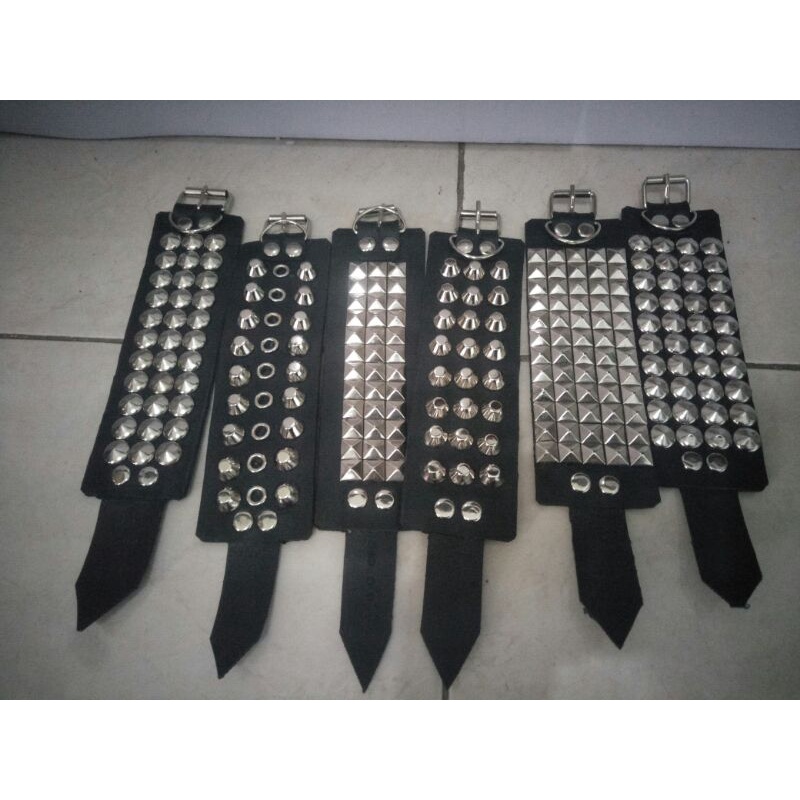 Gelang kulit punk rivet sabuk pria wanita