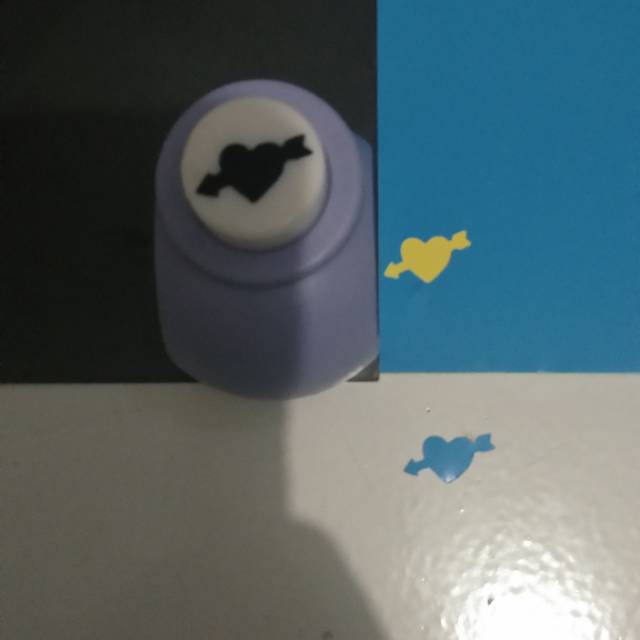 

M size paper punch