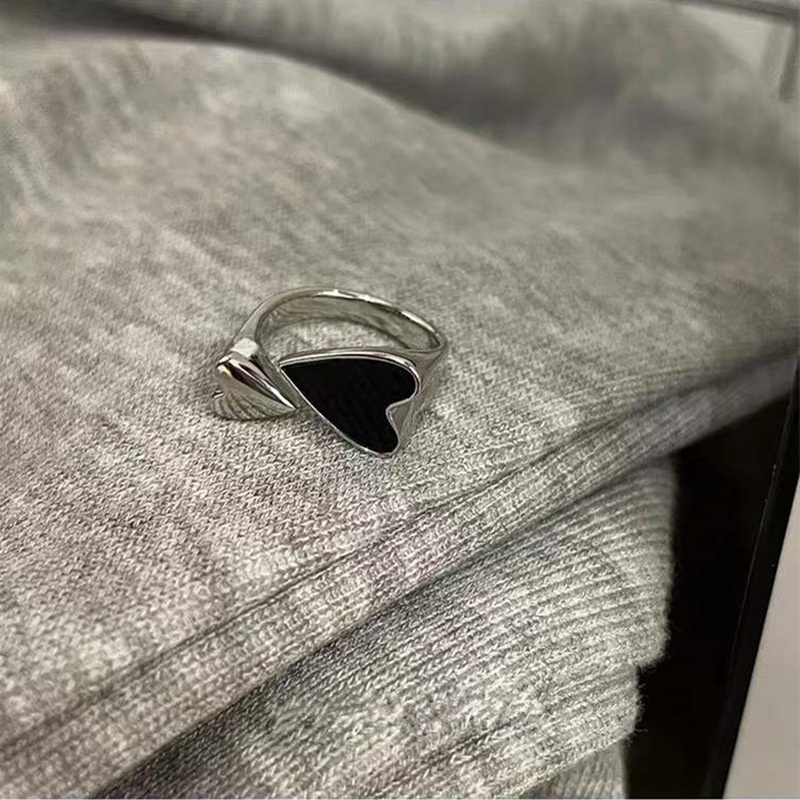 Cincin adjustable Desain Hati Warna Hitam Untuk Wanita