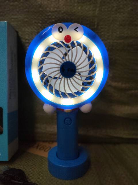 Kipas Angin Karakter Doraemon + Lampu LED / Kipas Portabel Genggam