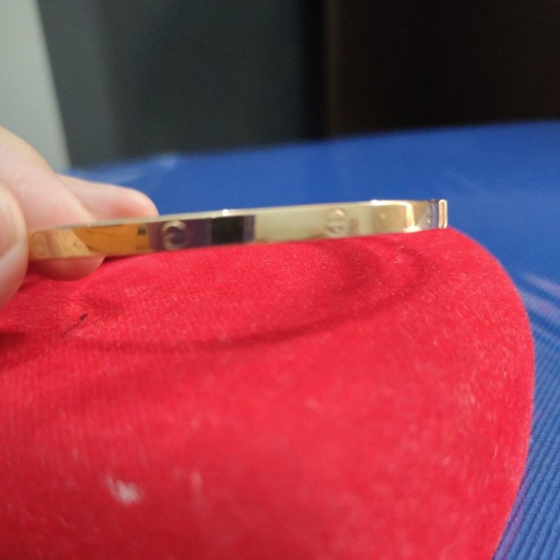 gelang emas model oval Cartier kadar300(d 5.5 m t4.5 cm)