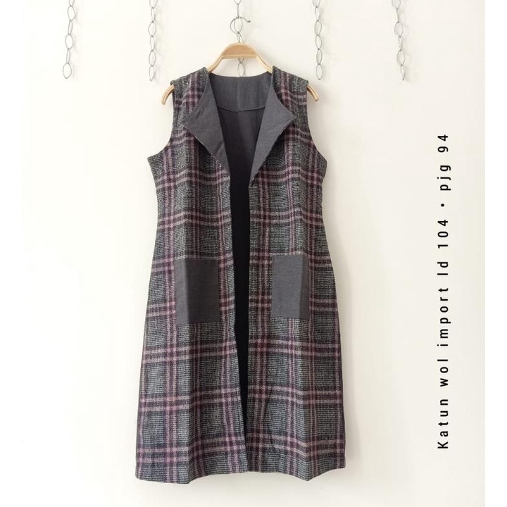 Outer vest katun wol abu motif kotak garis merah import