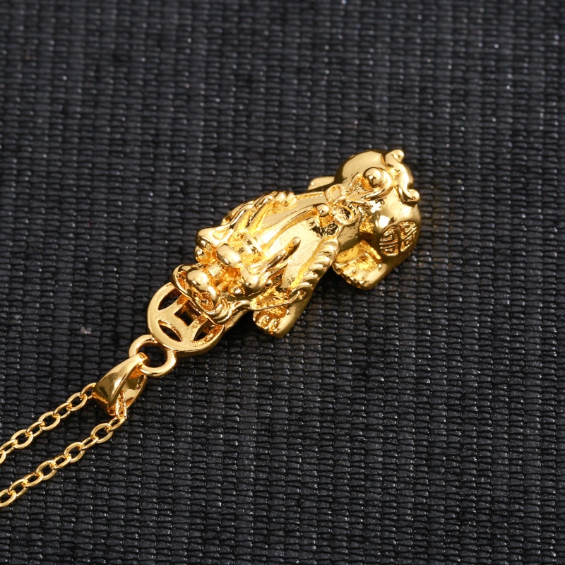 Kalung Liontin Pixiu Keberuntungan Bahan Stainless Steel Warna Emas Gaya Vintage
