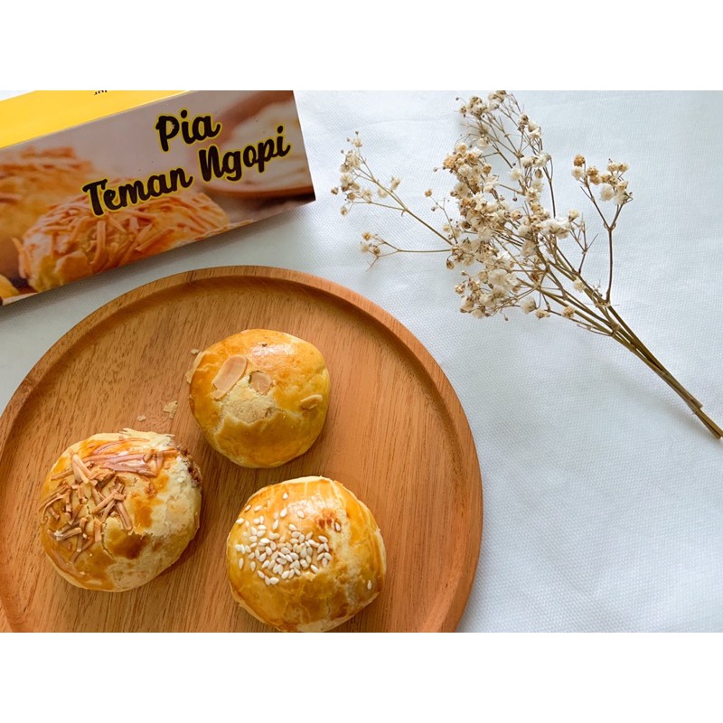 

RB22 [PIA TEMAN NGOPI by DTaste] Pia Bandung Murah Oleh oleh Bandung Kue Pia Kekinian Kue Pia Khas
