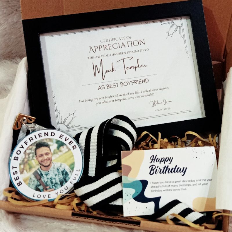 

PAKET HADIAH SERTIFIKAT BEST BOYFRIEND KUSTOM ULANG TAHUN, GRADUATION KOMPLIT