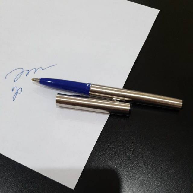 

Pentel Rolling Pen Bolpen Ball Pulpen Pena Tr 400 (Pcs)