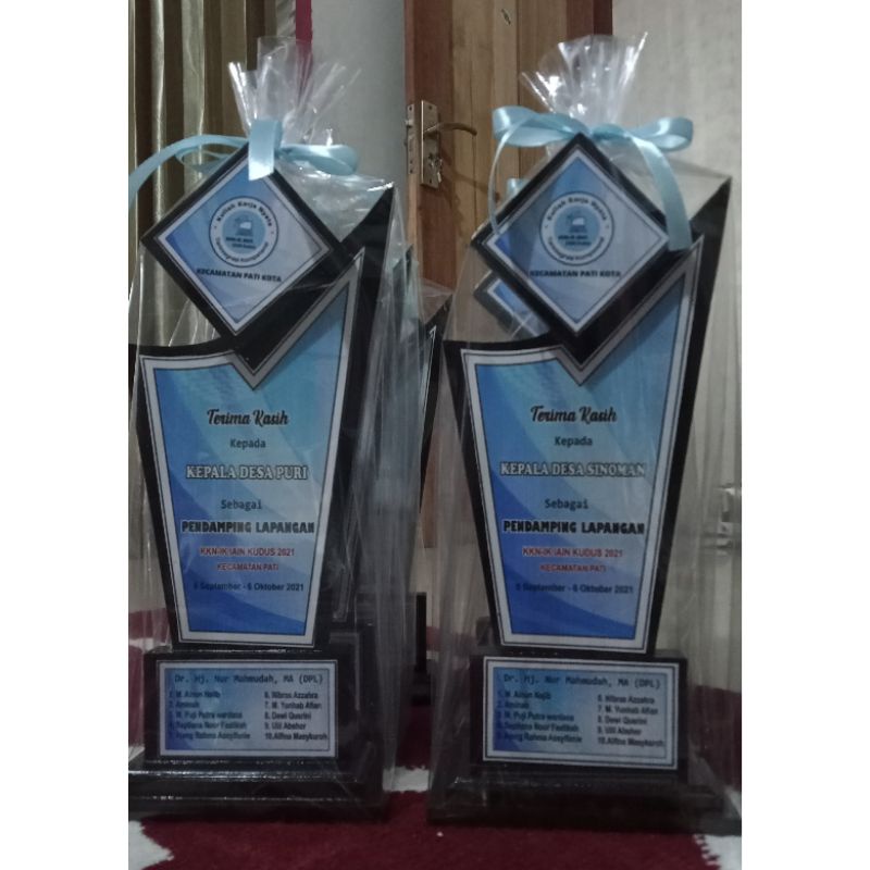 plakat kayu murah/plakat wisuda/plakat kenang-kenangan