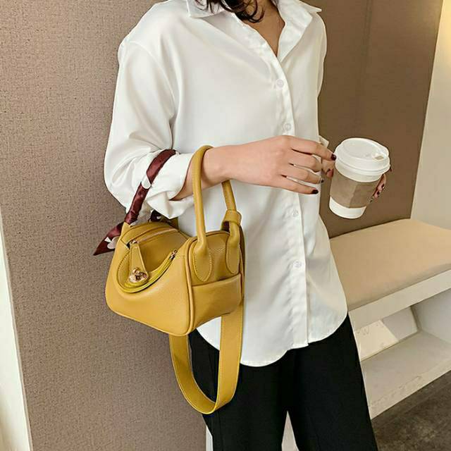 GS6611 - UK 20 x 13 x 16 - Fashion Bag Wanita - Tas selempang Import ready Jakarta - Handbag