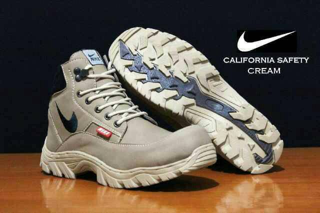 Sepatu Safety Boots Nike Tracking California