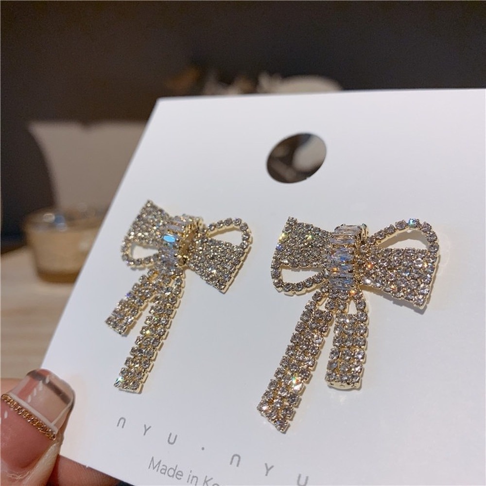 Anting Stud Desain Pita Aksen Mutiara Berlian Imitasi Gaya Korea Untuk Wanita