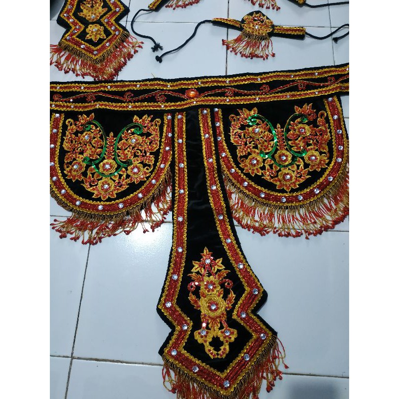 Baju Pengantin adat Osing Banyuwangi