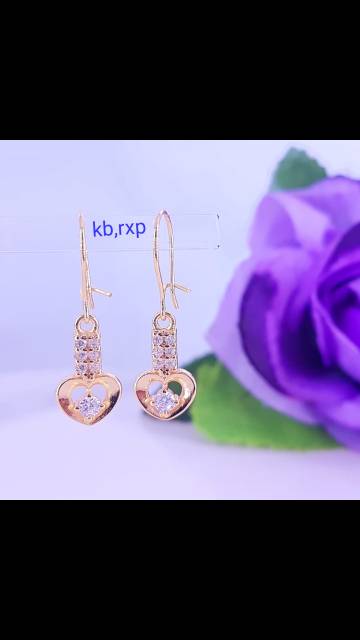 Anting model love,awet,tidak luntur ya