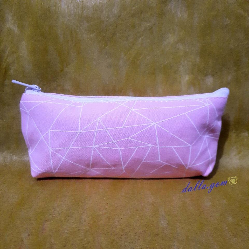 

Canvas Pencil Case (Pastel Pink) / Tempat Pensil Motif Garis Aesthetic – dalla.gom