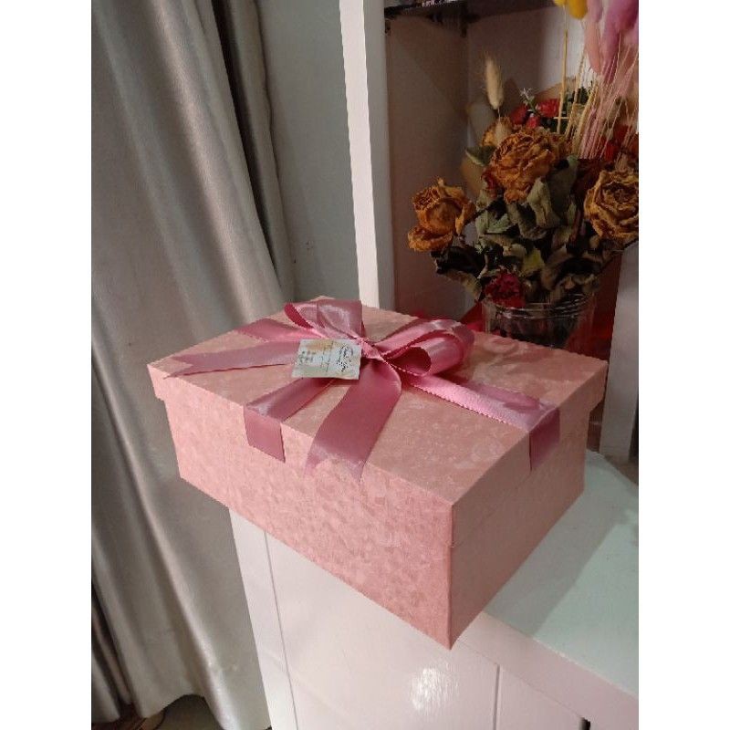 

kotak kado / kotak gift / box kado ukuran 30x20cm tinggi 10cm