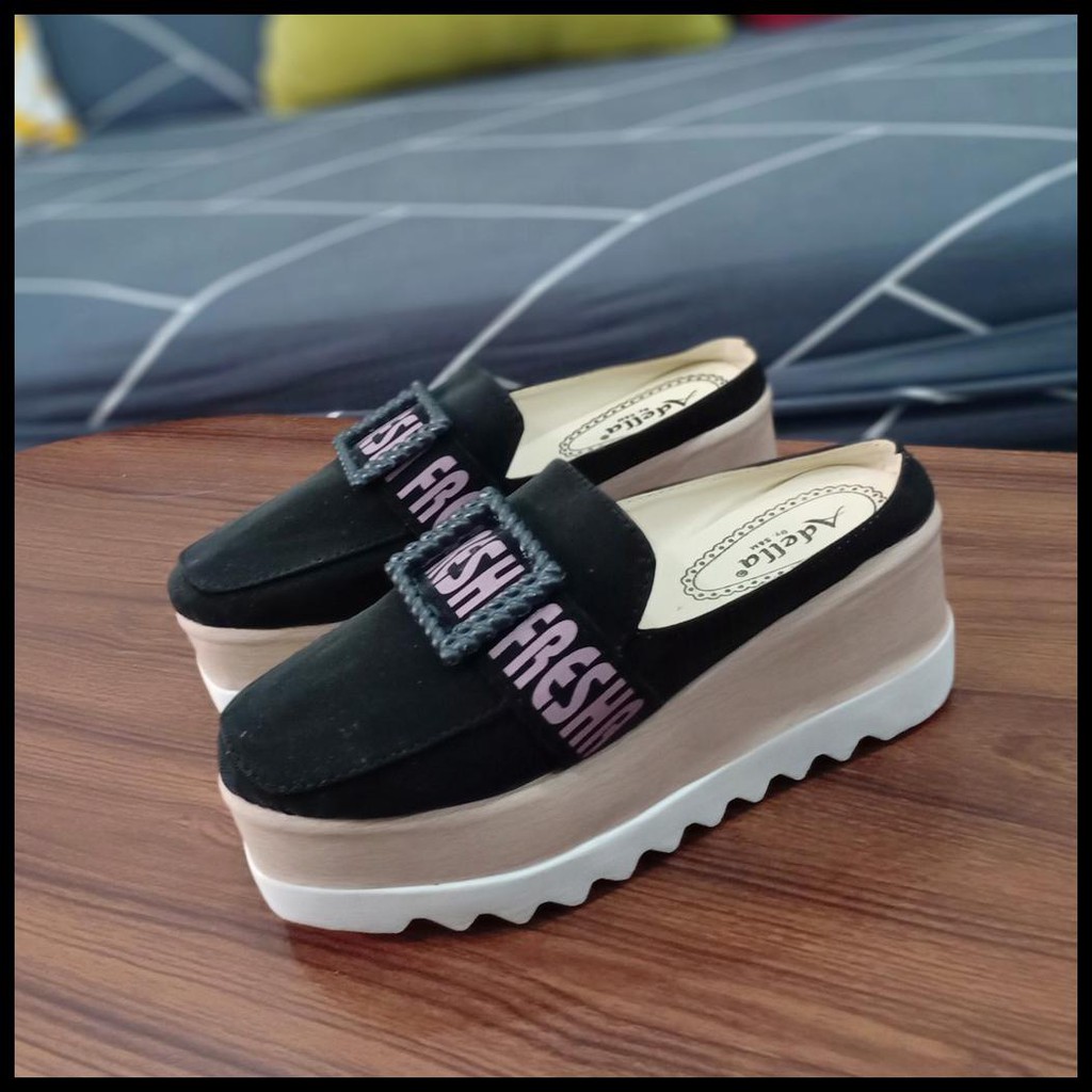 Wedges Sepatu Fresha Gesper Kotak
