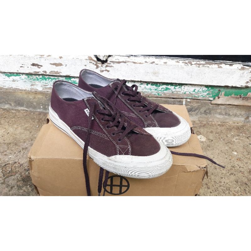 Sepatu Huf Classic Lo