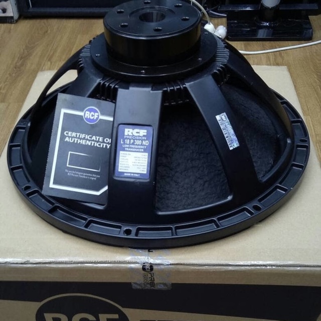 speaker subwoofer rcf 18 inch