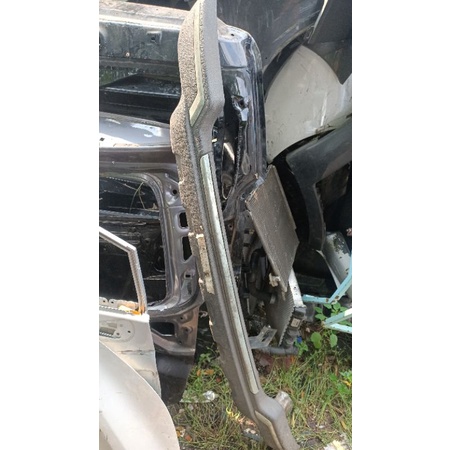 TANDUK BUMPER BELAKANG MOBIL INNOVA