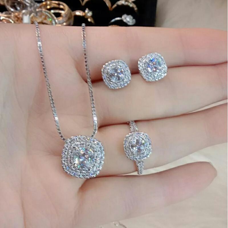 satu set perhiasan xuping titanium berlapis emas