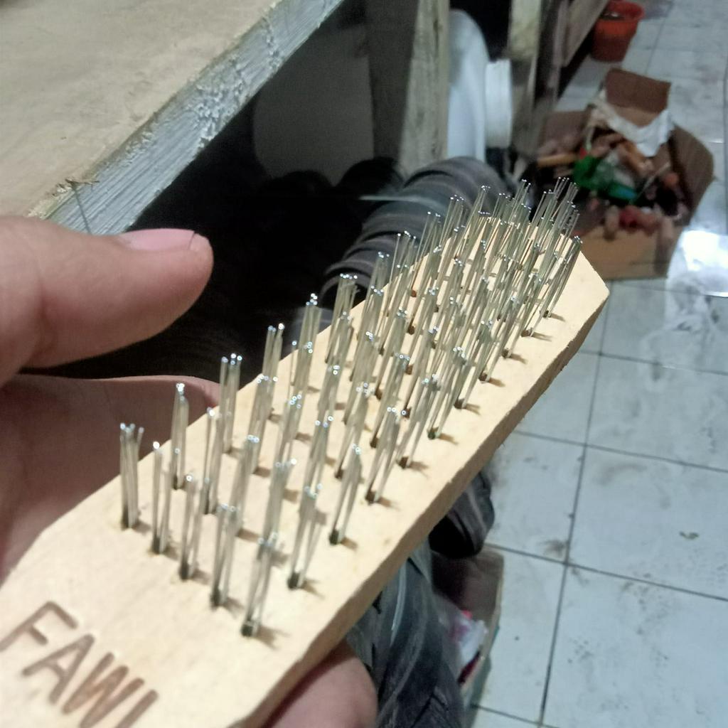 SIKAT BESI FAWI Sikat baja sikat kawat kasar