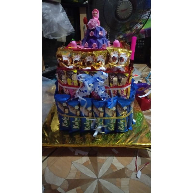 

kue tart Snack coklat + boneka