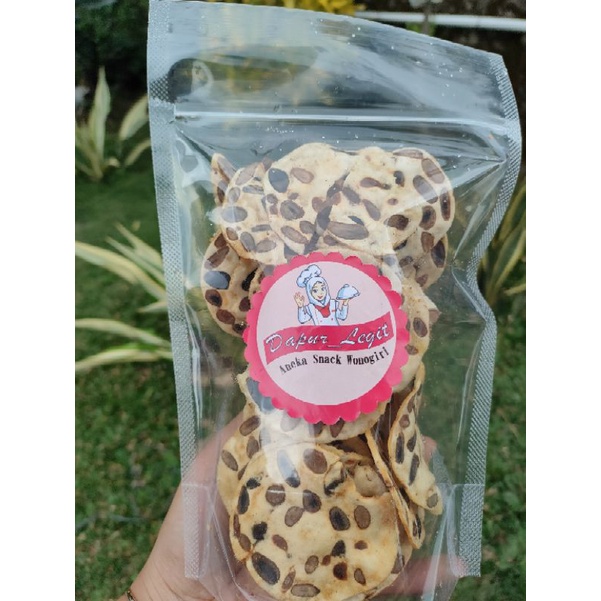 

KERIPIK TEMPE BENGUK-KERIPIK TEMPE SAGU-KERIPIK TEMPE RENYAH DAN GURIH