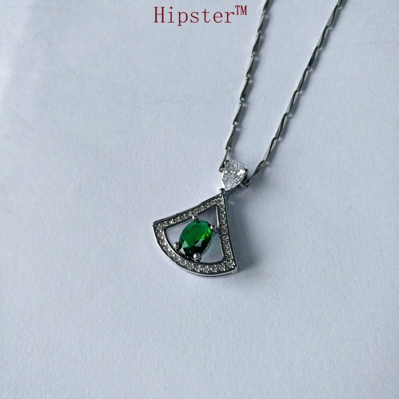 Full Diamond Light Luxury Temperament Hollow Sector Emerald Pendant Platinum Necklace