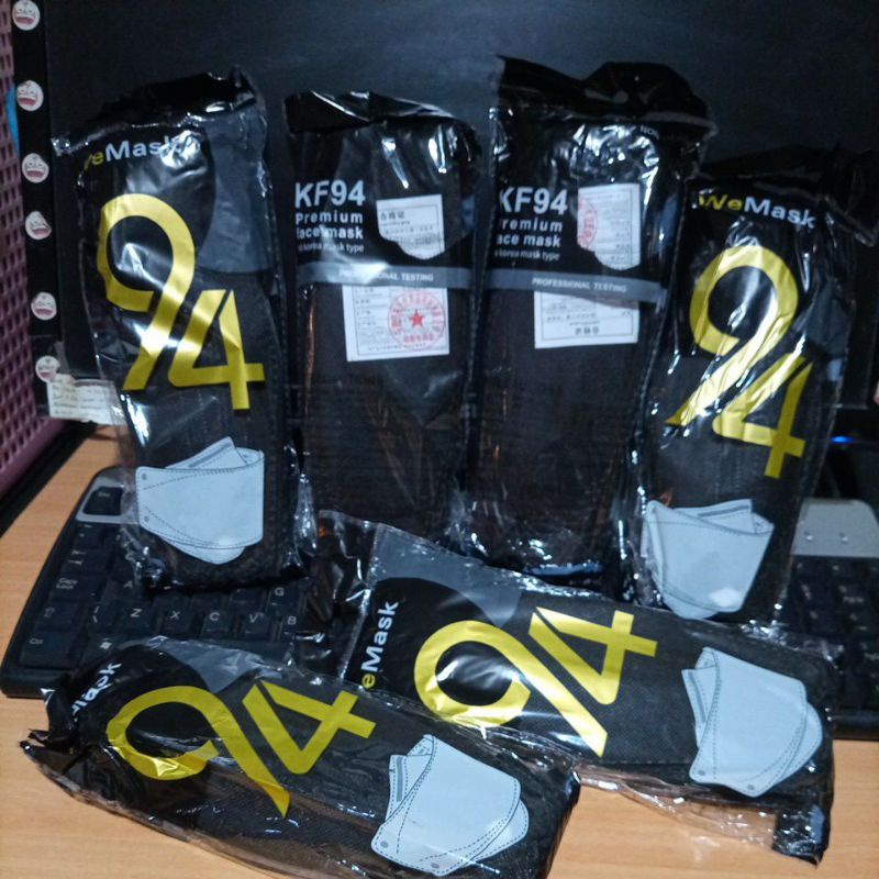 Masker KF94 3D protection warna hitam black ,tebal,kemasan plastic transparan yahh