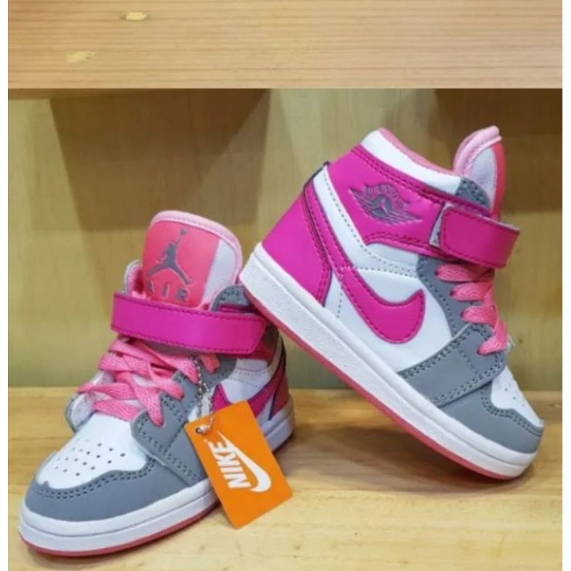 Sepatu Anak Sneakers Perempuan Nike Jordan