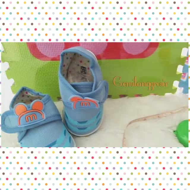  Sepatu  Anak  Import Usia  8 bulan sampai 2 tahun  Bunyi Toet 