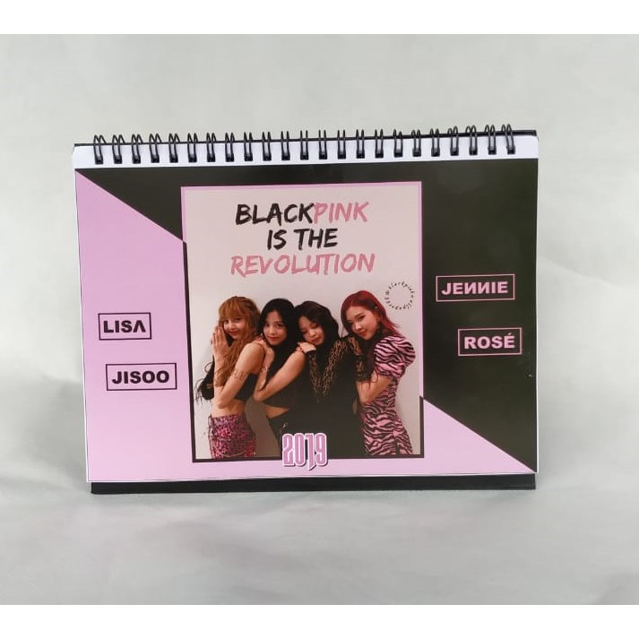 

Kalender Meja 2025 BLACKPINK Bebas Custom