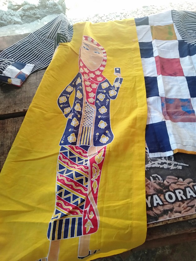 Karikatur Blouse Bu Tedjo Batik Solo