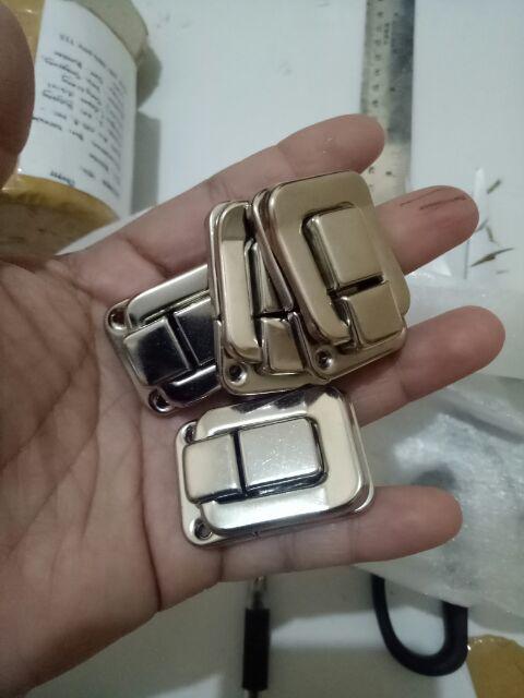 Kunci Pengait Kotak / Pengunci Box Hantaran, Gold 4 Cm Antique 4 Cm
