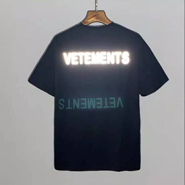 VETEMENTS REFLECTIVE BACK TSHIRT