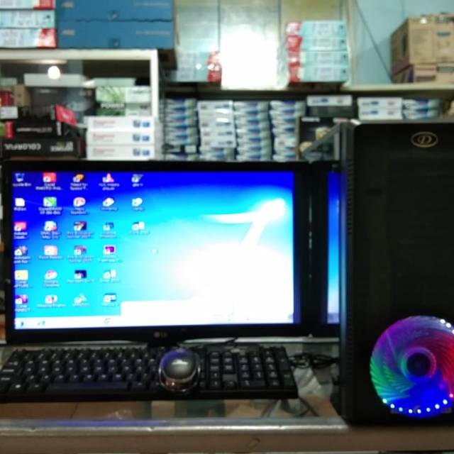 PcGaming  Core i5 Ram 16 gb monitor 19 in Led siap pakai