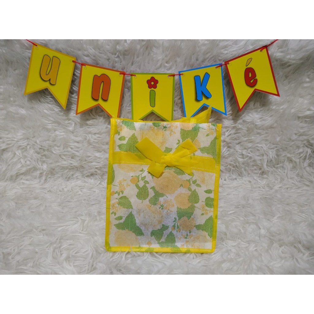 

Tenteng PITA Tas Hajatan 22x22 Tas Nasi Kotak Goodie Bag Tas Berkat Spoundbond Bag