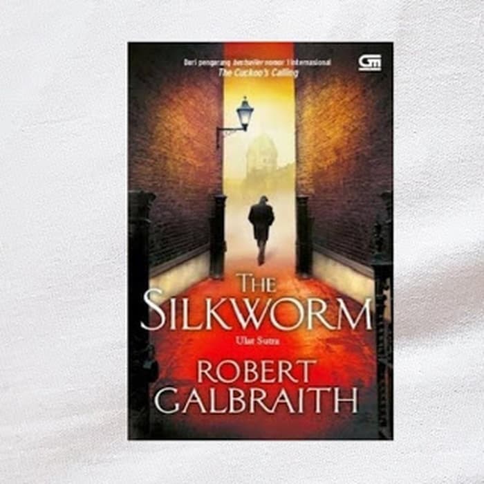 Novel Buku - Ulat-sutra - ROBERT GALBRAITH
