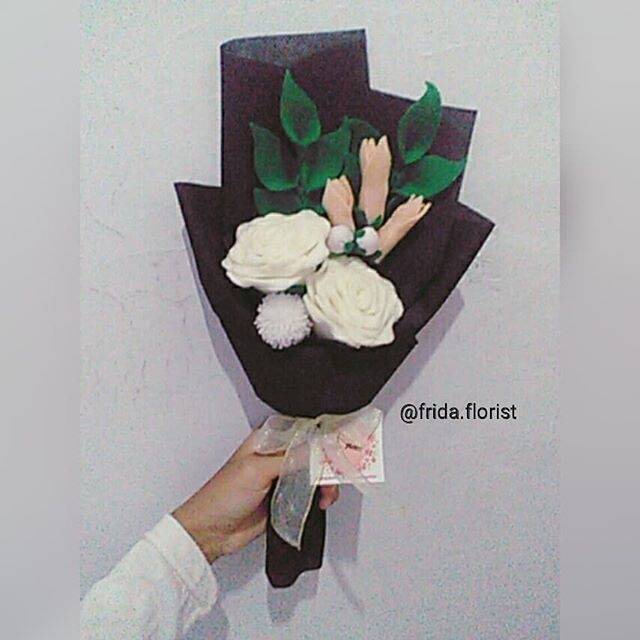 Bunga flanel/buket bunga flanel/buket flanel murah