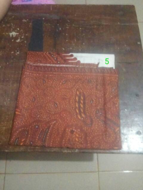 Udeng Segi Empat Motif Batik Sido Mukti