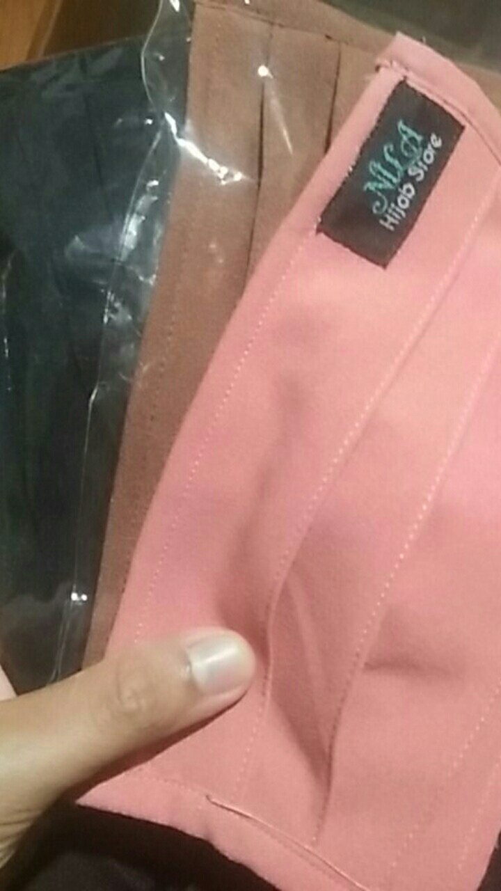 Masker Kain Serut Hijab Terbaru/masker Headloop Bahan Diamond Crepe / Ecer Grosir Nila Hijab Store