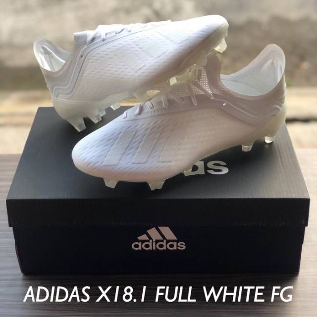 sepatu bola adidas x18