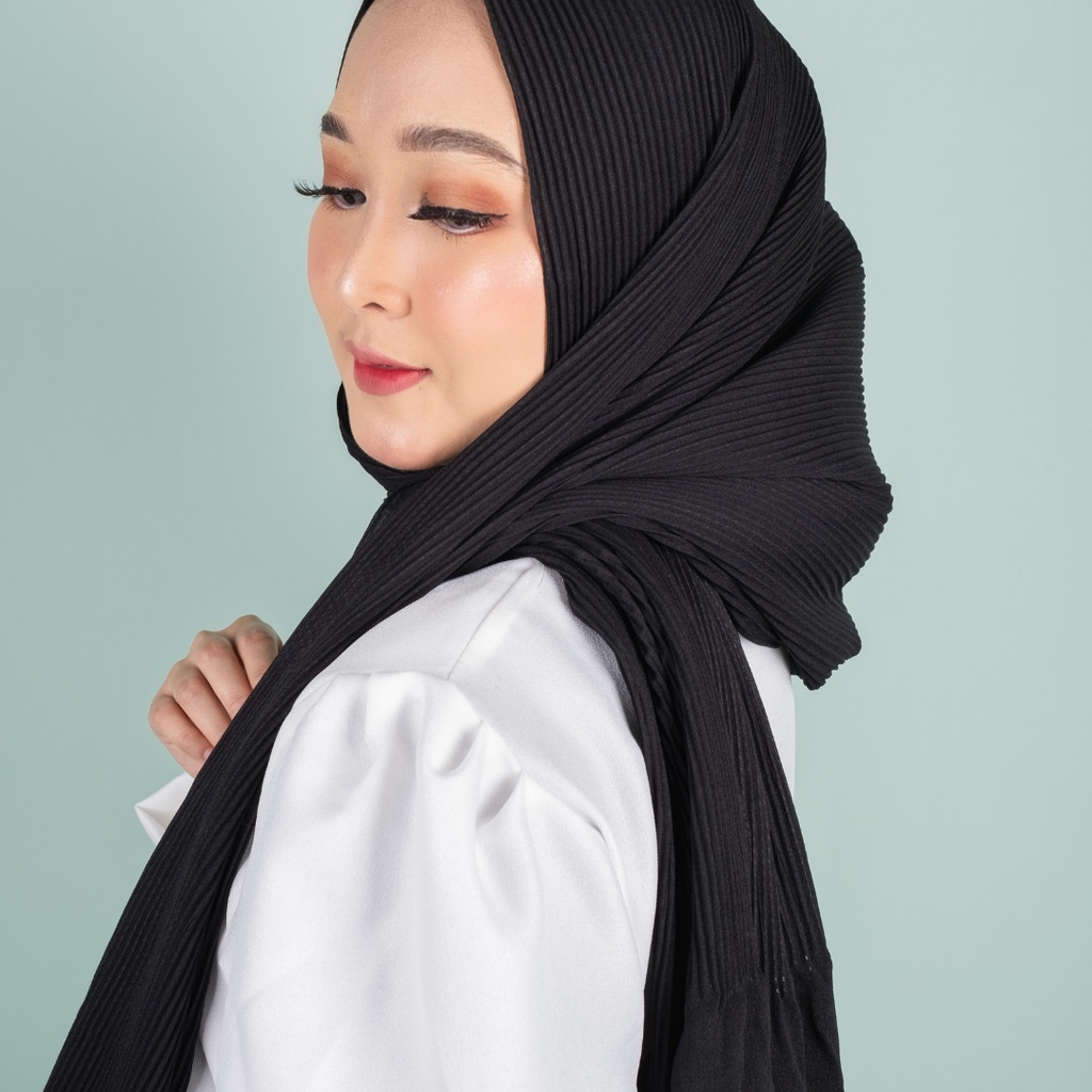𝗖𝗮𝗿𝗲.𝗶𝗻 Pashmina Plisket Duyung Shawl 180x75 PREMIUM QUALITY (Tidak Full)-Hitam