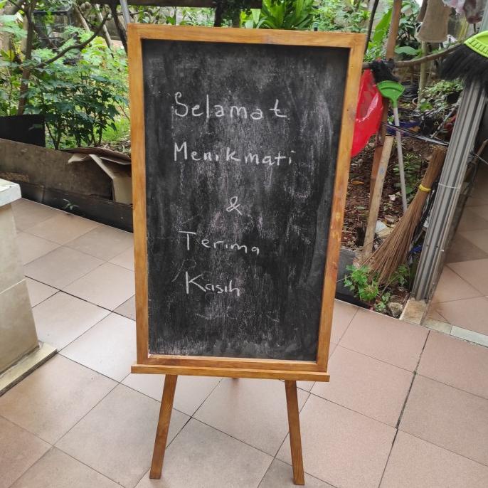 

Papan Tulis Kapur Menu Kafe Blackboard Ukuran 60 x 90 termasuk stand