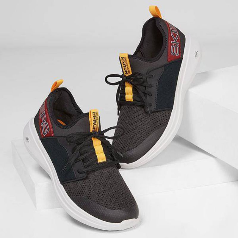 SKECHERS GO RUN FAST ORIGINAL100%