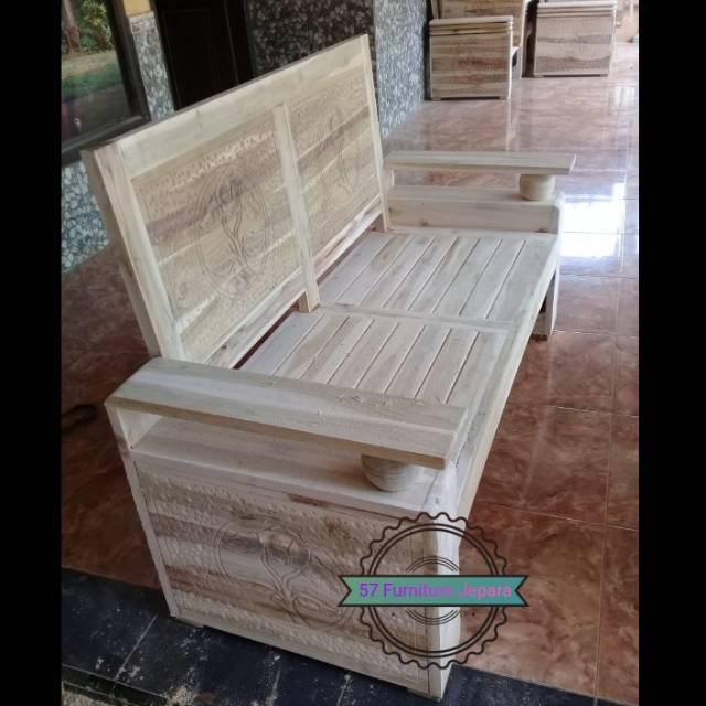 Kursi ruang tamu panjang kayu jati ukir Jepara